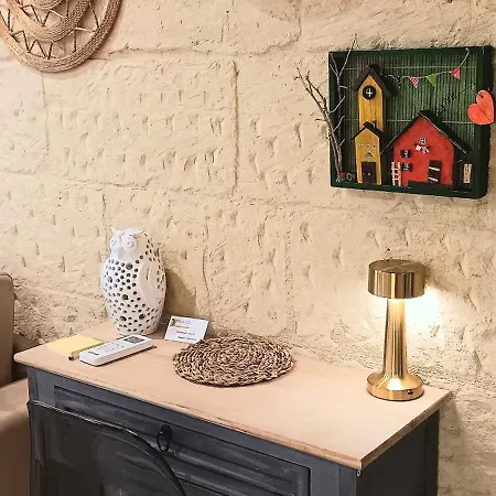 לינה וארוחת בוקר Palazzo Emy לצ'ה